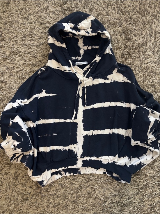Young Fabulous & Broke Tops - Young Fabulous & Broke Cropped Tie-Dye Hoodie in Navy and White